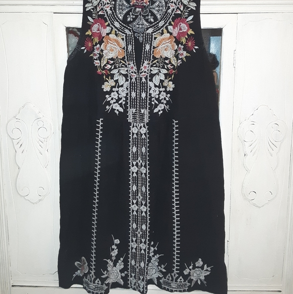 Johnny Was 100% Linen, Black Embroidered Dress - Picture 2 of 7
